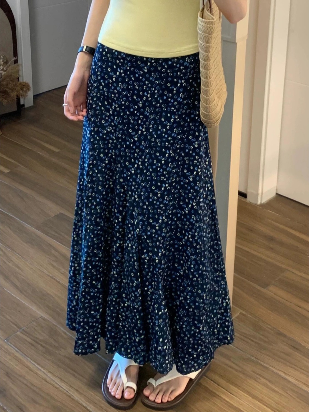 Midi Skirt Floral - Spódnica midi w kwiatowy wzór plus