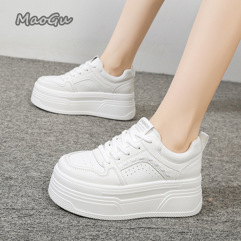 Białe sneakersy na platformie  – Wedge Espadrille Women recenzja i cena